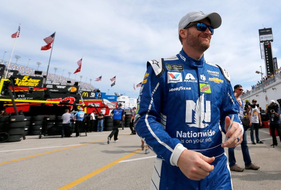 5 Steps to Convert Friends into NASCAR Fans Nationwide